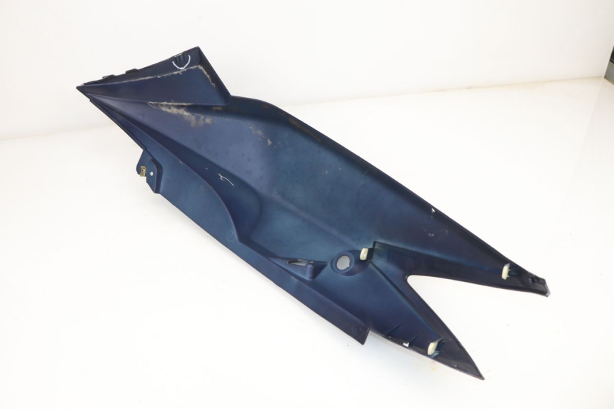 photo de CARENADO TRASERO IZQUIERDA PEUGEOT SUM UP 125 (2008 - 2013) - Primer plano técnico