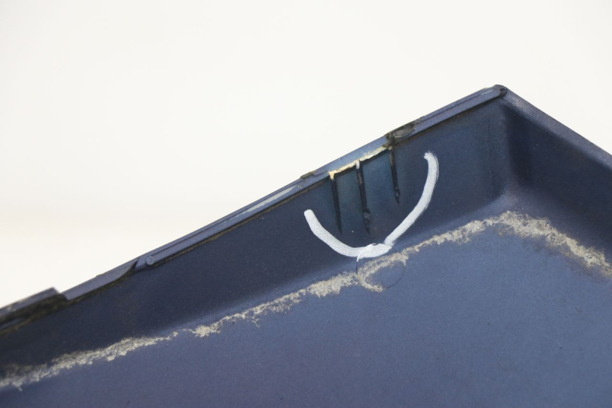 photo de CARENADO TRASERO IZQUIERDA PEUGEOT SUM UP 125 (2008 - 2013) - Detalles de los puntos de fijación