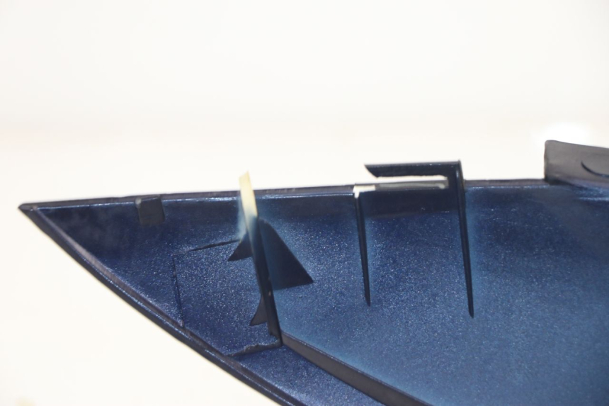 photo de CARENADO TRASERO IZQUIERDA PEUGEOT SUM UP 125 (2008 - 2013) - Estado de la superficie y material