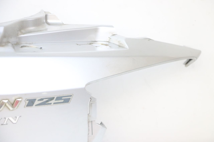 photo de CARENADO TRASERO IZQUIERDA SUZUKI BURGMAN 125 (2007 - 2014) - Inspección visual detallada