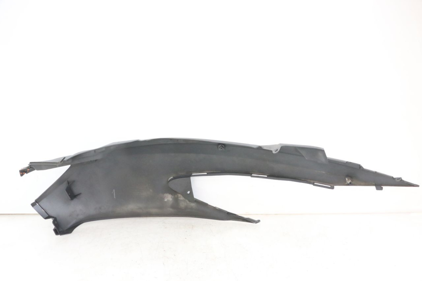 photo de CARENADO TRASERO IZQUIERDA SUZUKI BURGMAN 125 (2018 - 2021) - Detalles de los puntos de fijación