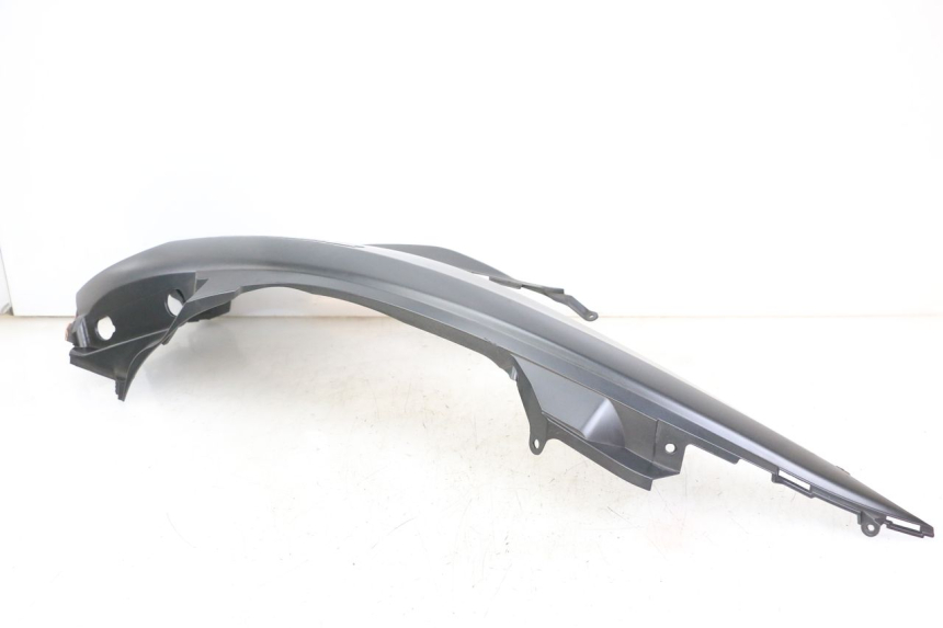 photo de CARENADO TRASERO IZQUIERDA SUZUKI BURGMAN 125 (2018 - 2021) - Marcados y referencias originales