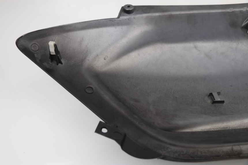 photo de CARENADO TRASERO IZQUIERDA SYM MAXSYM I 400 (2011 - 2016) - Estado de la superficie y material