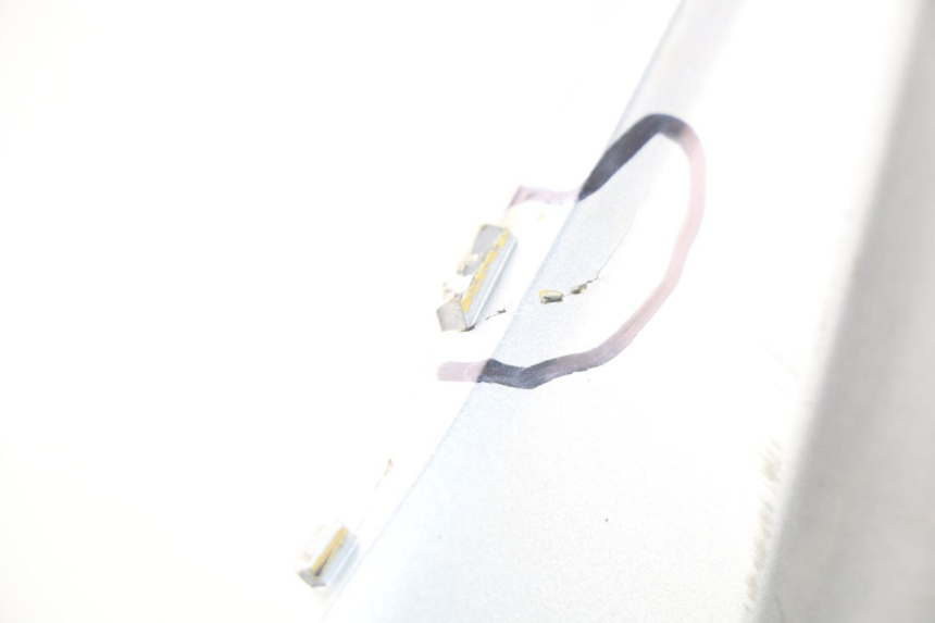 photo de CARENADO TRASERO IZQUIERDA SYM SYMPHONY 50 (2009 - 2015) - Primer plano técnico