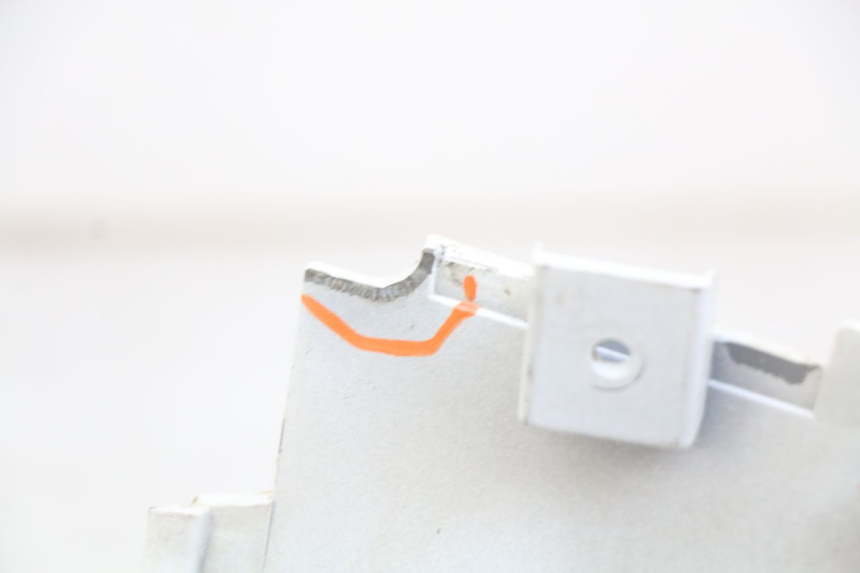 photo de FLANCO TRASERO IZQUIERDO PEUGEOT TWEET 4T 50 (2018 - 2022) - Primer plano técnico