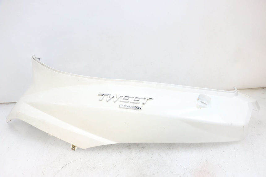 photo de CARENADO TRASERO IZQUIERDA PEUGEOT TWEET PRO EFI 4T 50 (2021 - 2022) - Vista principal