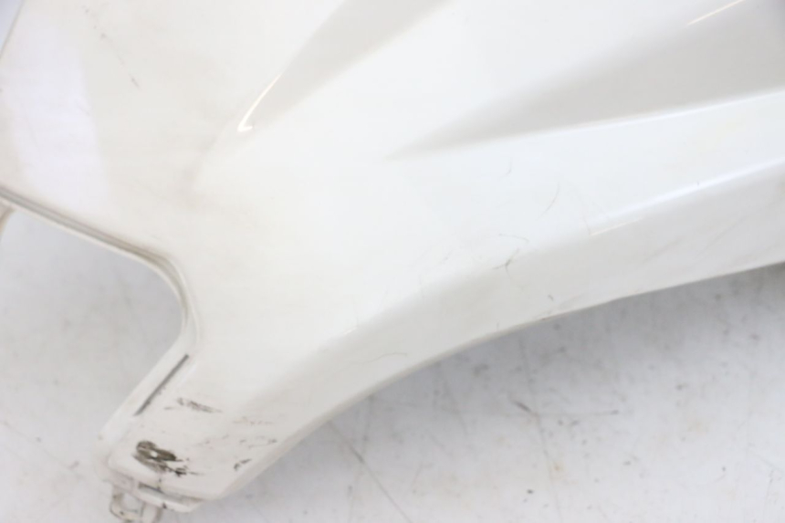 photo de CARENADO TRASERO IZQUIERDA PEUGEOT TWEET PRO EFI 4T 50 (2021 - 2022) - Zoom estado de uso