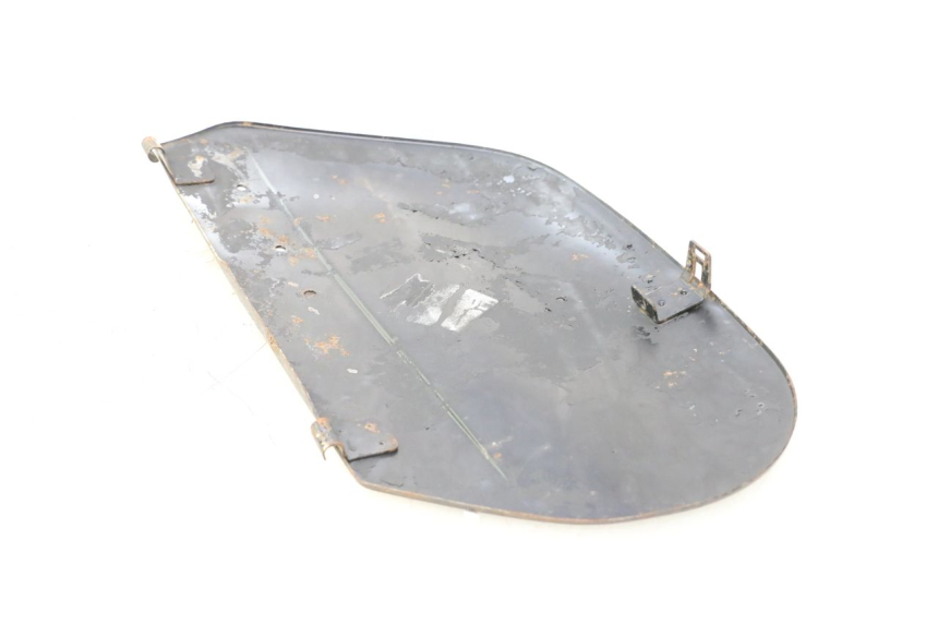 photo de CARENADO TRASERO IZQUIERDA PIAGGIO VESPA PK FL 2T 50 (1990 - 1996) - Primer plano técnico