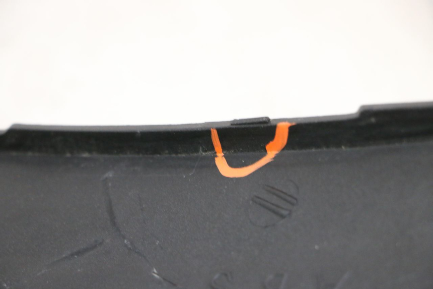 photo de CARENADO TRASERO IZQUIERDA MBK WAAP 125 (2008 - 2013) - Detalles de los puntos de fijación