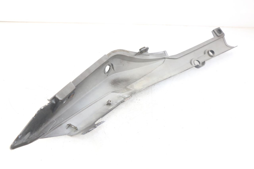 photo de FLANCO TRASERO IZQUIERDO SYM WOLF SB 125 (2011 - 2018) - Otra perspectiva