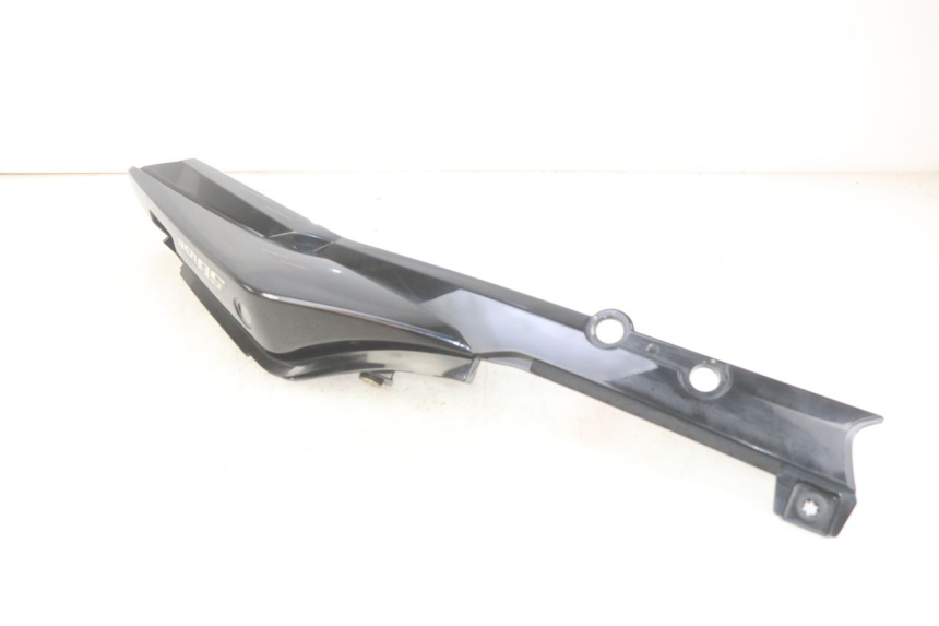 photo de FLANCO TRASERO IZQUIERDO SYM WOLF SB 125 (2011 - 2018) - Primer plano técnico