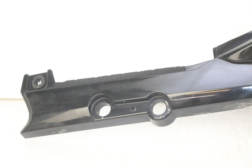 photo de FLANCO TRASERO IZQUIERDO SYM WOLF SB 125 (2011 - 2018) - Detalles de los puntos de fijación