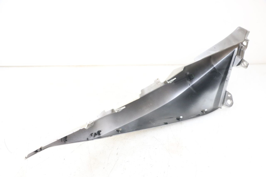 photo de FLANCO TRASERO IZQUIERDO YAMAHA XMAX X-MAX ABS 125 (2017 - 2020) - Detalles de los puntos de fijación