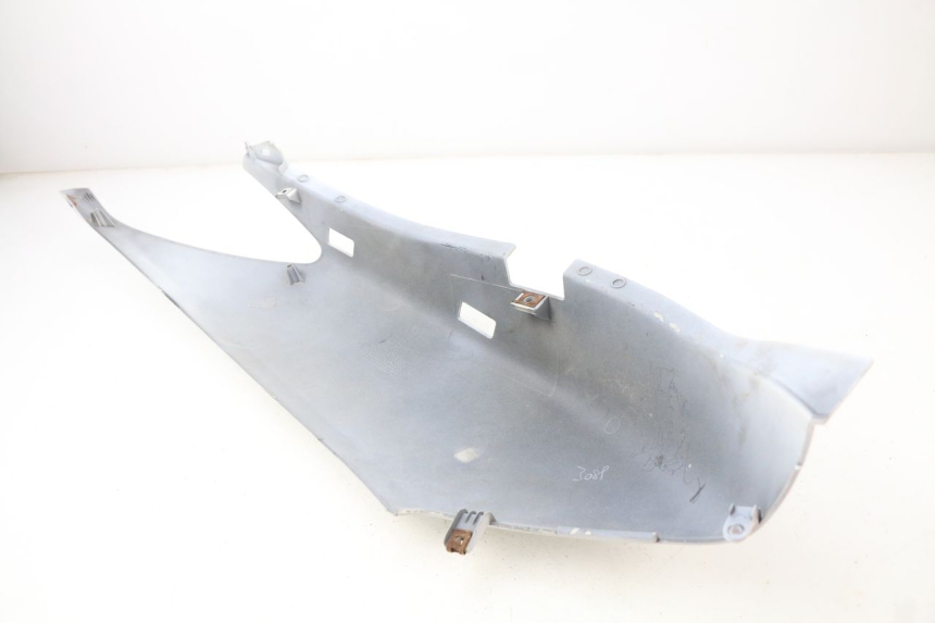 photo de FLANCO TRASERO IZQUIERDO YAMAHA XMAX X-MAX 125 (2006 - 2009) - Otra perspectiva