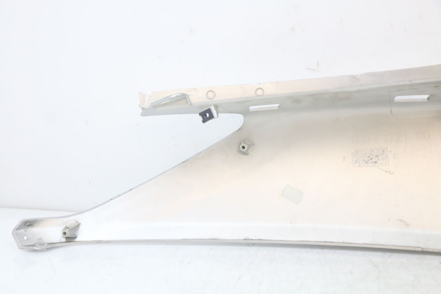 photo de FLANCO TRASERO IZQUIERDO YAMAHA XMAX X-MAX 125 (2006 - 2009) - Recambio usado revisado