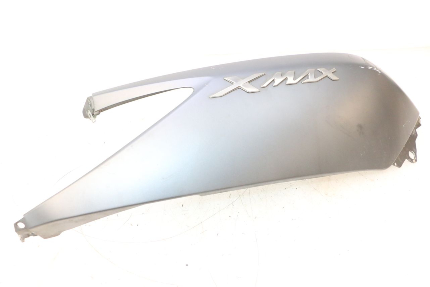 photo de FLANCO TRASERO IZQUIERDO YAMAHA X-MAX XMAX 125 (2010 - 2013) - Primer plano técnico
