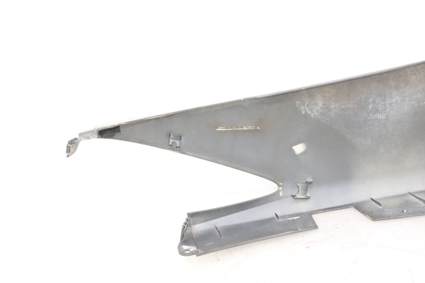 photo de FLANCO TRASERO IZQUIERDO YAMAHA X-MAX XMAX 125 (2010 - 2013) - Detalles de los puntos de fijación
