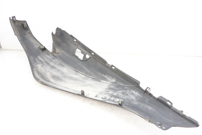 photo de FLANCO TRASERO IZQUIERDO PIAGGIO X10 125 (2012 - 2017) - Detalle de la pieza