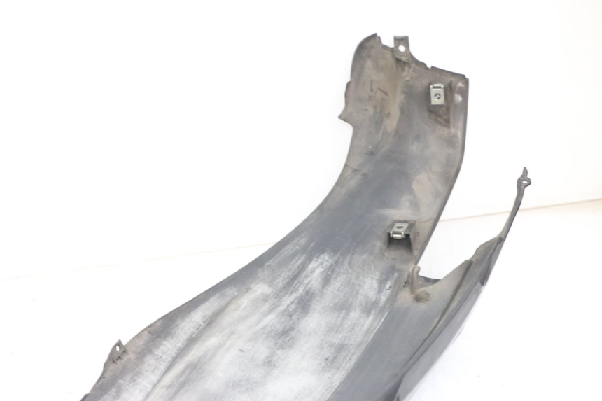 photo de FLANCO TRASERO IZQUIERDO PIAGGIO X10 125 (2012 - 2017) - Primer plano técnico