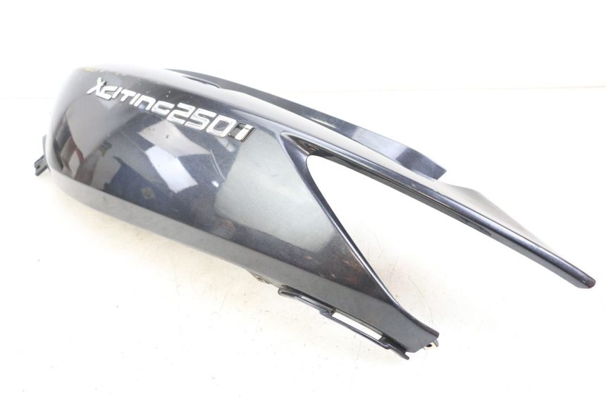 photo de FLANCO TRASERO IZQUIERDO KYMCO XCITING 250 (2006 - 2009) - Detalles de los puntos de fijación