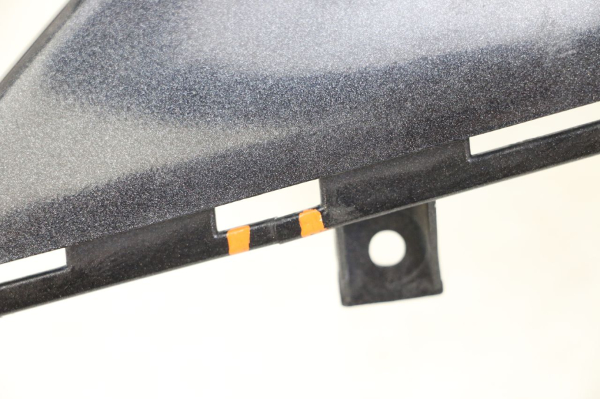 photo de FLANCO TRASERO IZQUIERDO KYMCO XCITING 250 (2006 - 2009) - Estado de la superficie y material