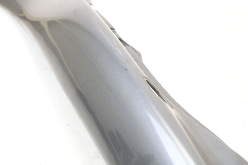 photo de CARENADO TRASERO IZQUIERDA YAMAHA XJ600 XJ DIVERSION 600 (1992 - 1997) - Primer plano técnico