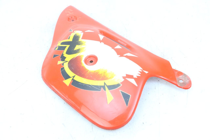 photo de FLANCO TRASERO IZQUIERDO PEUGEOT XP6 50 (1997 - 2003) - Otra perspectiva