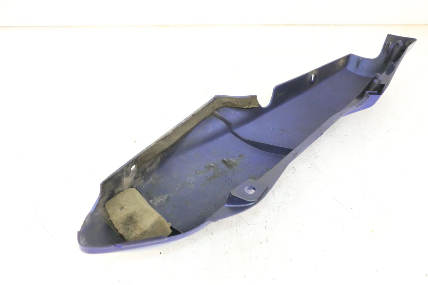 photo de CARENADO TRASERO IZQUIERDA YAMAHA FZS FAZER 600 (2001 - 2003) - Primer plano técnico