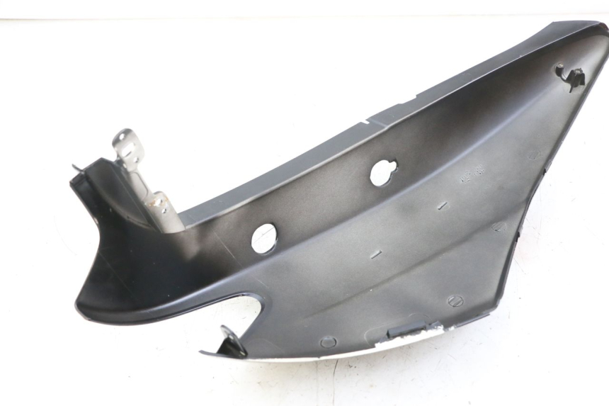 photo de CARENADO TRASERO IZQUIERDA YAMAHA NEO'S NEOS 2T EASY 50 (2013 - 2016) - Zoom estado de uso