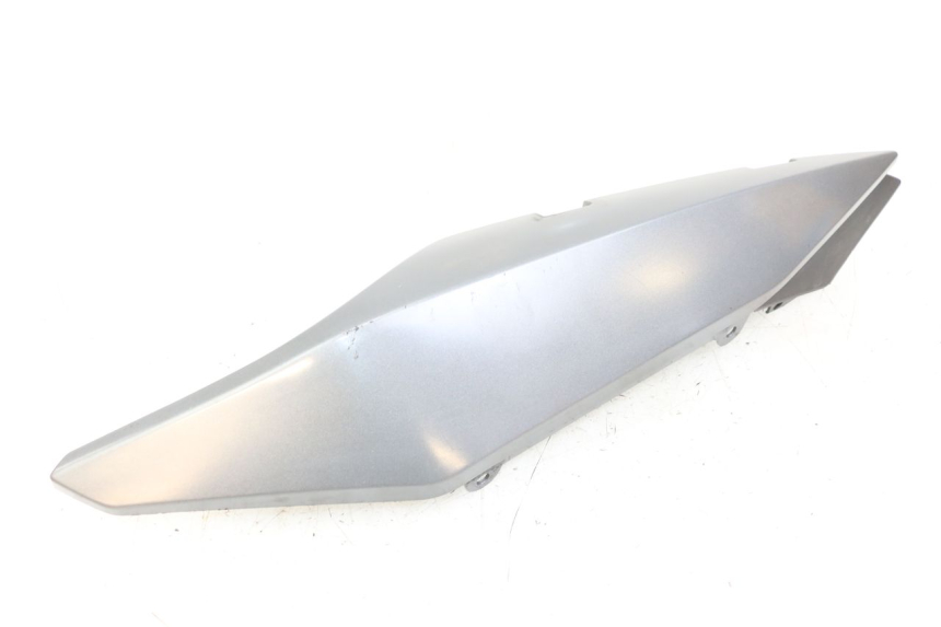 photo de CARENADO TRASERO IZQUIERDA YAMAHA XJ6 ABS 600 (2008 - 2016) - Primer plano técnico