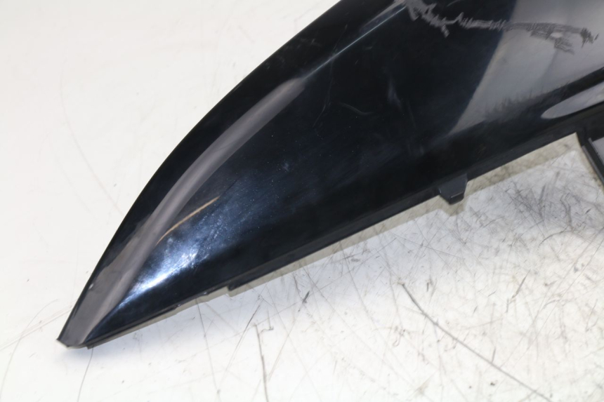 photo de CARENADO TRASERO IZQUIERDA YAMAHA YP MAJESTY ABS 400 (2007 - 2009) - Características distintivas