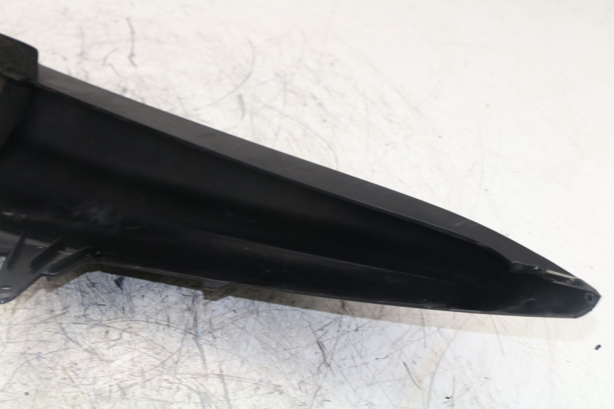 photo de CARENADO TRASERO IZQUIERDA YAMAHA YP MAJESTY ABS 400 (2007 - 2009) - Estado de la superficie y material