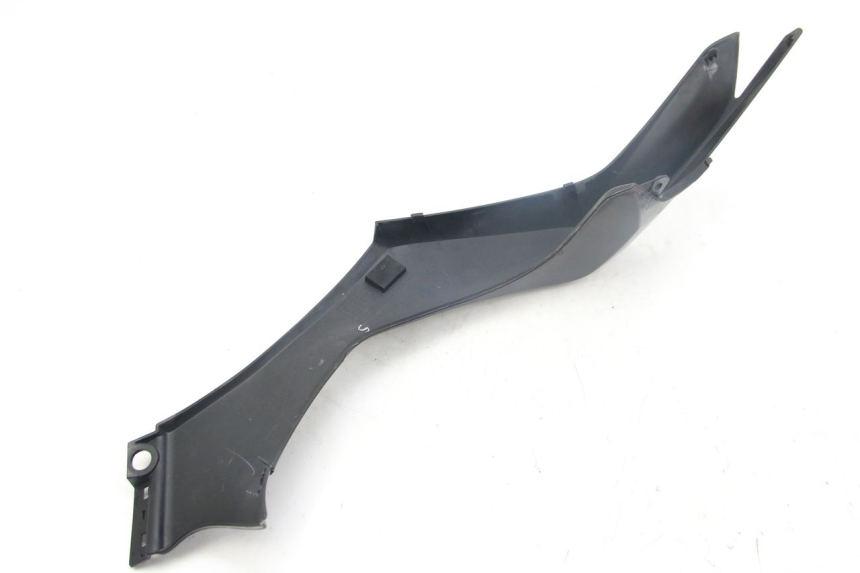 photo de FLANCO TRASERO IZQUIERDO KAWASAKI Z ABS 1000 (2014 - 2020) - Primer plano técnico