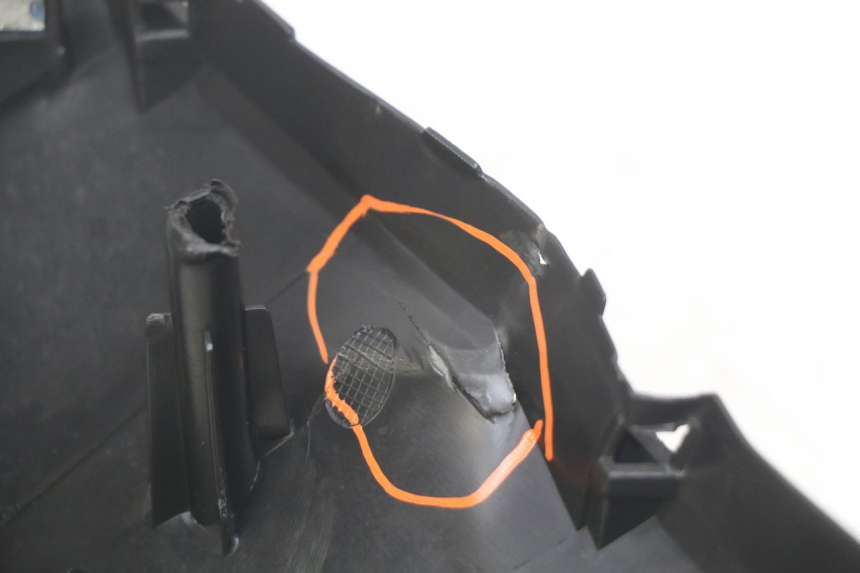 photo de FLANCO LATERAL DELANTERO DERECHO KYMCO AGILITY 16+ 4T 50 (2018 - 2023) - Otra perspectiva