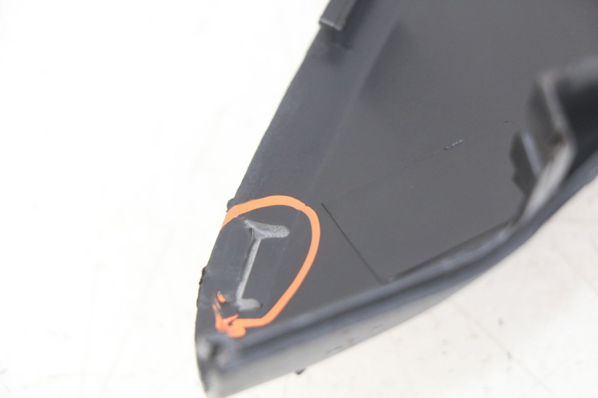 photo de FLANCO LATERAL DELANTERO DERECHO KYMCO AGILITY 16+ 4T 50 (2018 - 2023) - Primer plano técnico