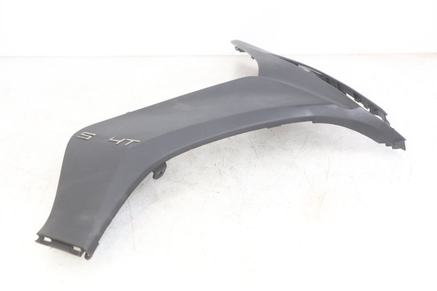 photo de FLANCO LATERAL DELANTERO DERECHO KYMCO AGILITY 16+ 4T 50 (2018 - 2023) - Estado de la superficie y material