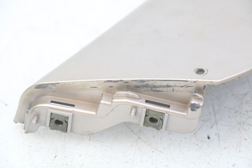 photo de FLANCO LATERAL DELANTERO DERECHO ECCITY ARTELEC 670 1 (2013 - 2017) - Otra vista del artículo