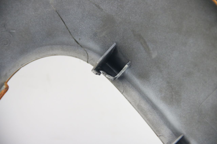 photo de FLANCO LATERAL DELANTERO DERECHO APRILIA ATLANTIC 500 (2002 - 2003) - Enfoque en la estructura