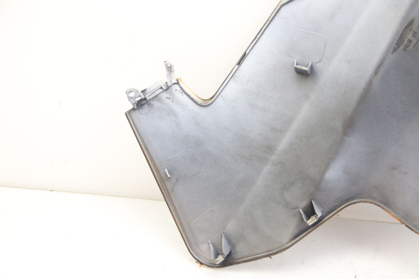 photo de FLANCO LATERAL DELANTERO DERECHO APRILIA ATLANTIC 500 (2002 - 2003) - Detalle de la pieza