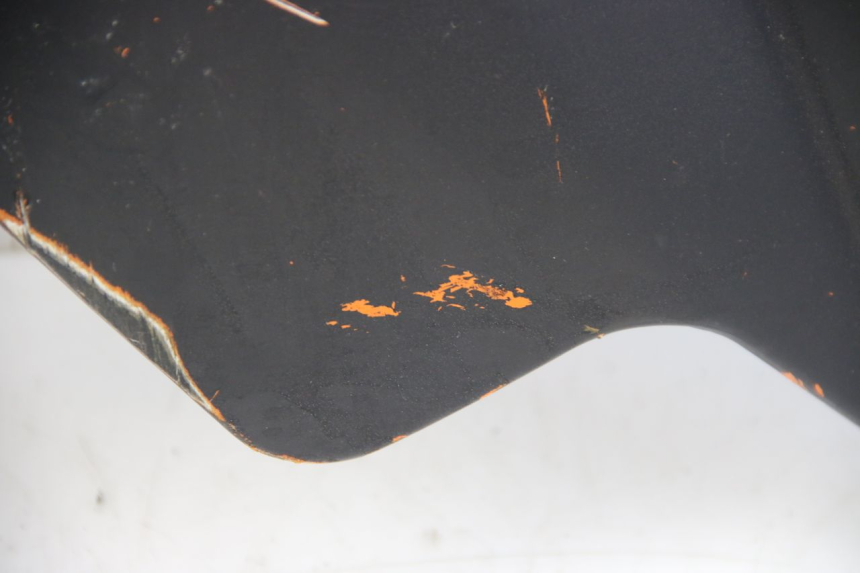 photo de FLANCO LATERAL DELANTERO DERECHO APRILIA ATLANTIC 500 (2002 - 2003) - Detalles de los puntos de fijación