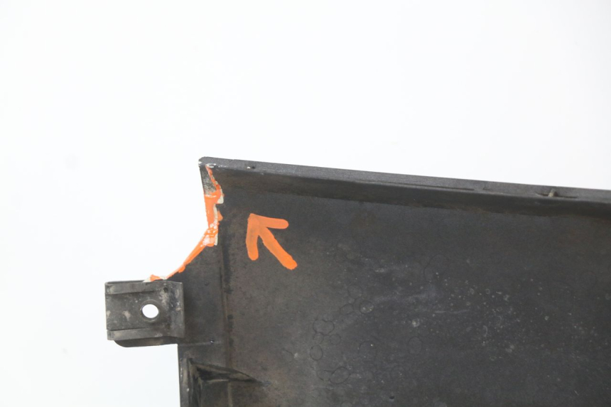 photo de FLANCO LATERAL DELANTERO DERECHO BMW C1 125 (2000 - 2003) - Detalles de los puntos de fijación