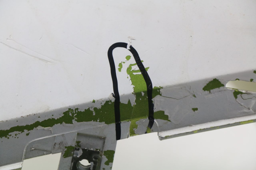 photo de CARENADO DELANTERO DERECHO ERIDER CARGO 1 (2009 - 2018) - Zoom sobre los componentes