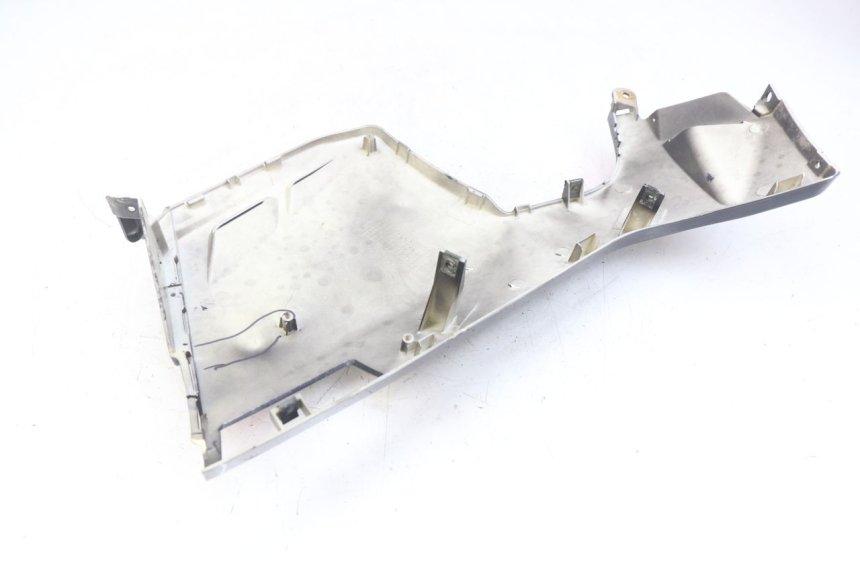 photo de FLANCO LATERAL DELANTERO DERECHO ORCAL CAVARO 4T 50 (2019 - 2023) - Características distintivas