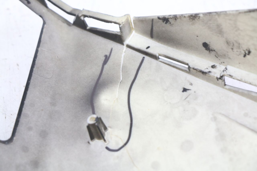 photo de FLANCO LATERAL DELANTERO DERECHO ORCAL CAVARO 4T 50 (2019 - 2023) - Primer plano de alta resolución