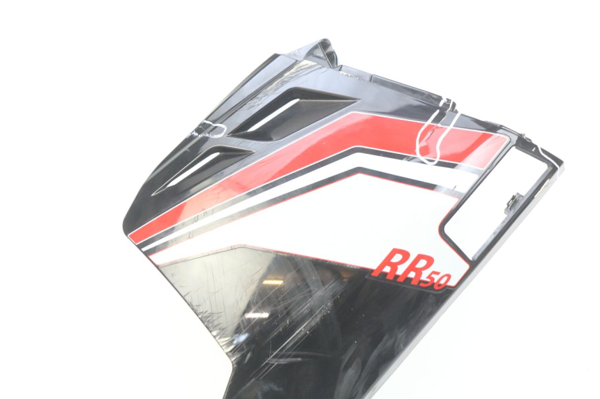 photo de FLANCO LATERAL DELANTERO DERECHO ORCAL CAVARO 4T 50 (2019 - 2023) - Detalles de los puntos de fijación