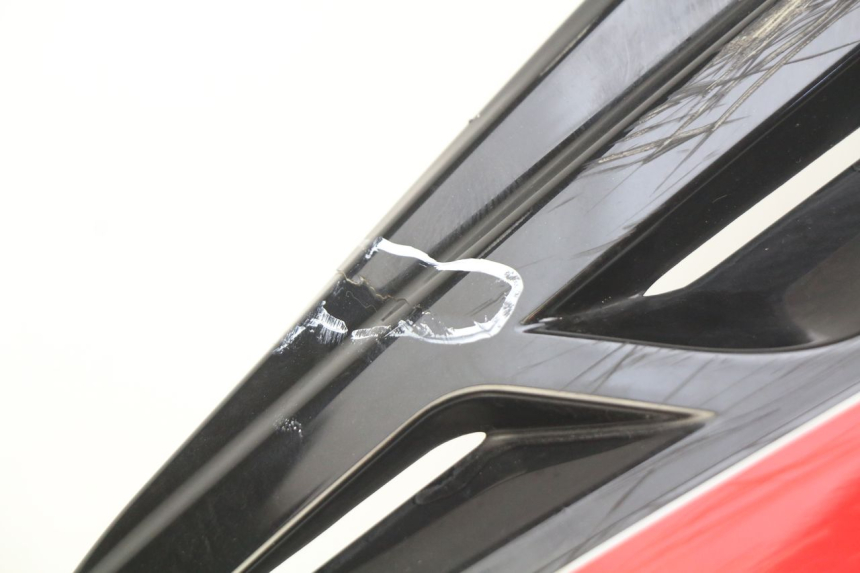 photo de FLANCO LATERAL DELANTERO DERECHO ORCAL CAVARO 4T 50 (2019 - 2023) - Estado de la superficie y material