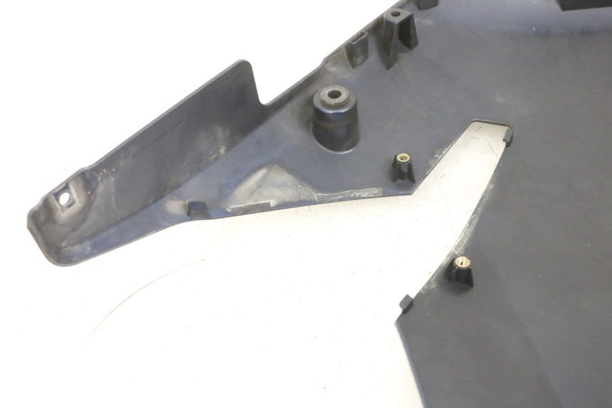 photo de CARENADO DELANTERO DERECHO SUZUKI DL V STROM 1000 (2002 - 2007) - Primer plano técnico