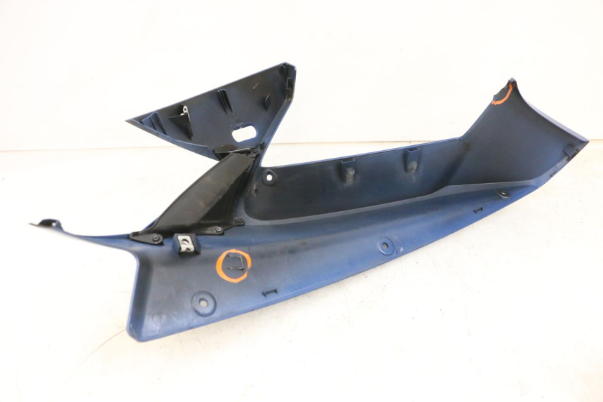 photo de CARENADO DELANTERO DERECHO YAMAHA FJR ABS 1300 (2006 - 2012) - Detalles de los puntos de fijación