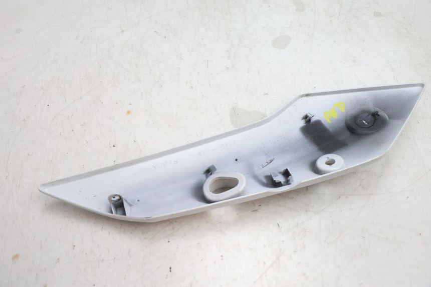 photo de CARENADO DELANTERO DERECHO YAMAHA FZ8 800 (2010 - 2016) - Otra vista del artículo
