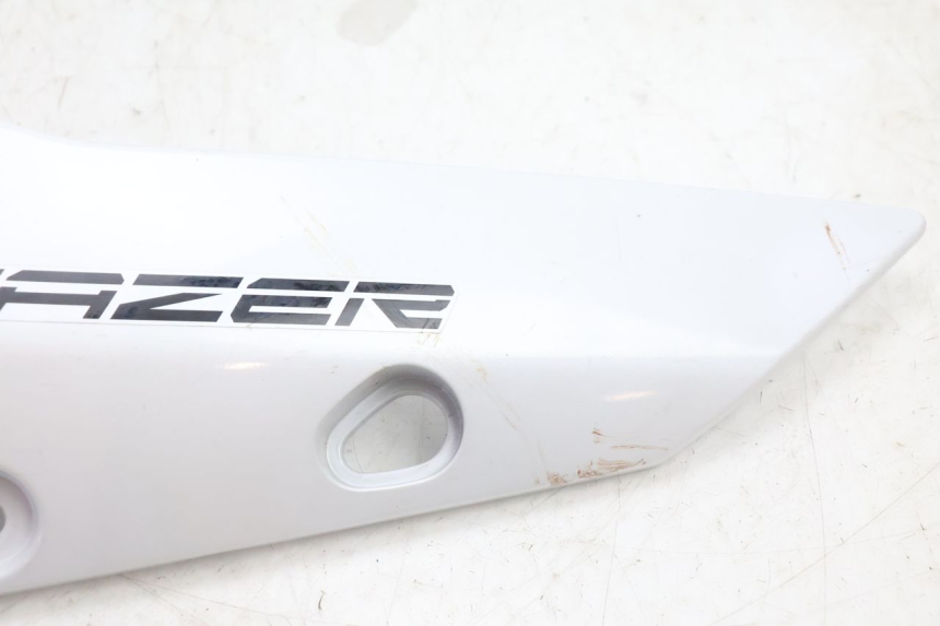 photo de CARENADO DELANTERO DERECHO YAMAHA FZ8 800 (2010 - 2016) - Zoom estado de uso
